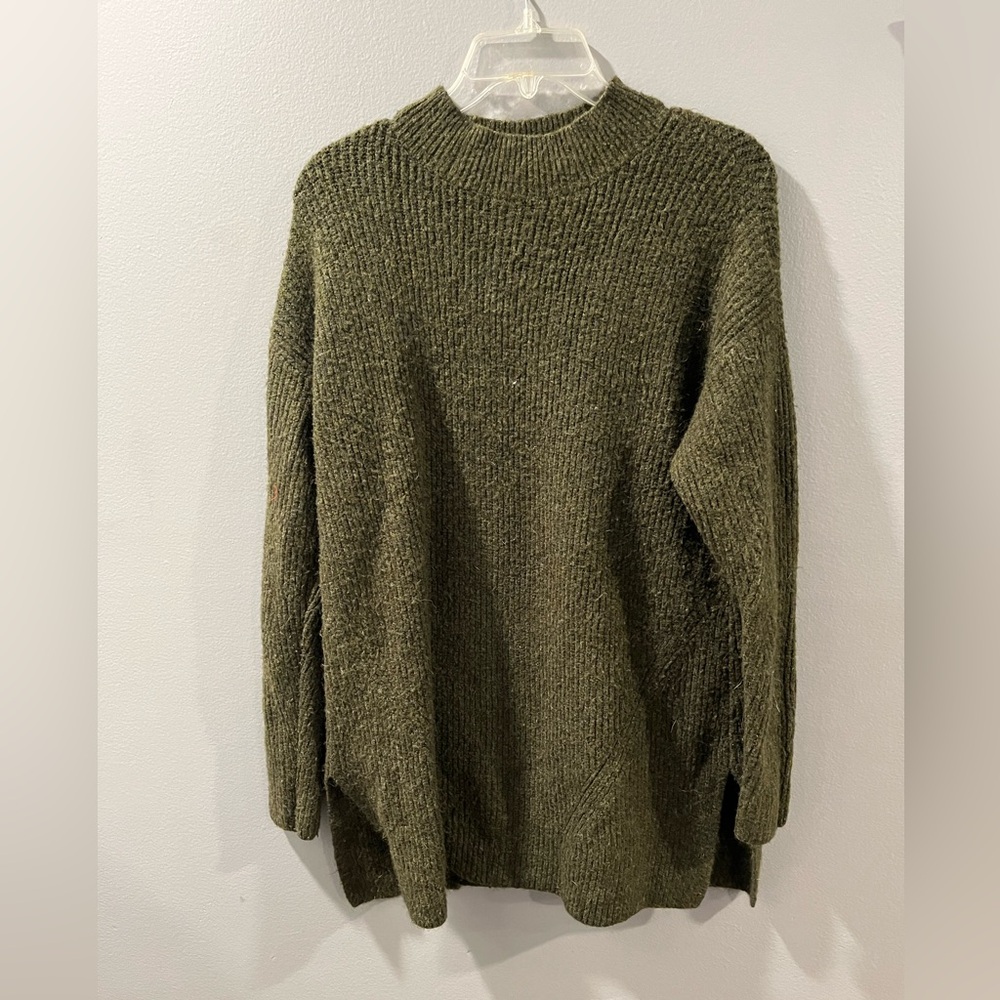 Old Navy Green Sweater